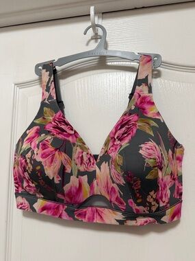 Lane Bryant cacique no wire lightly
Lined bra size 38DD